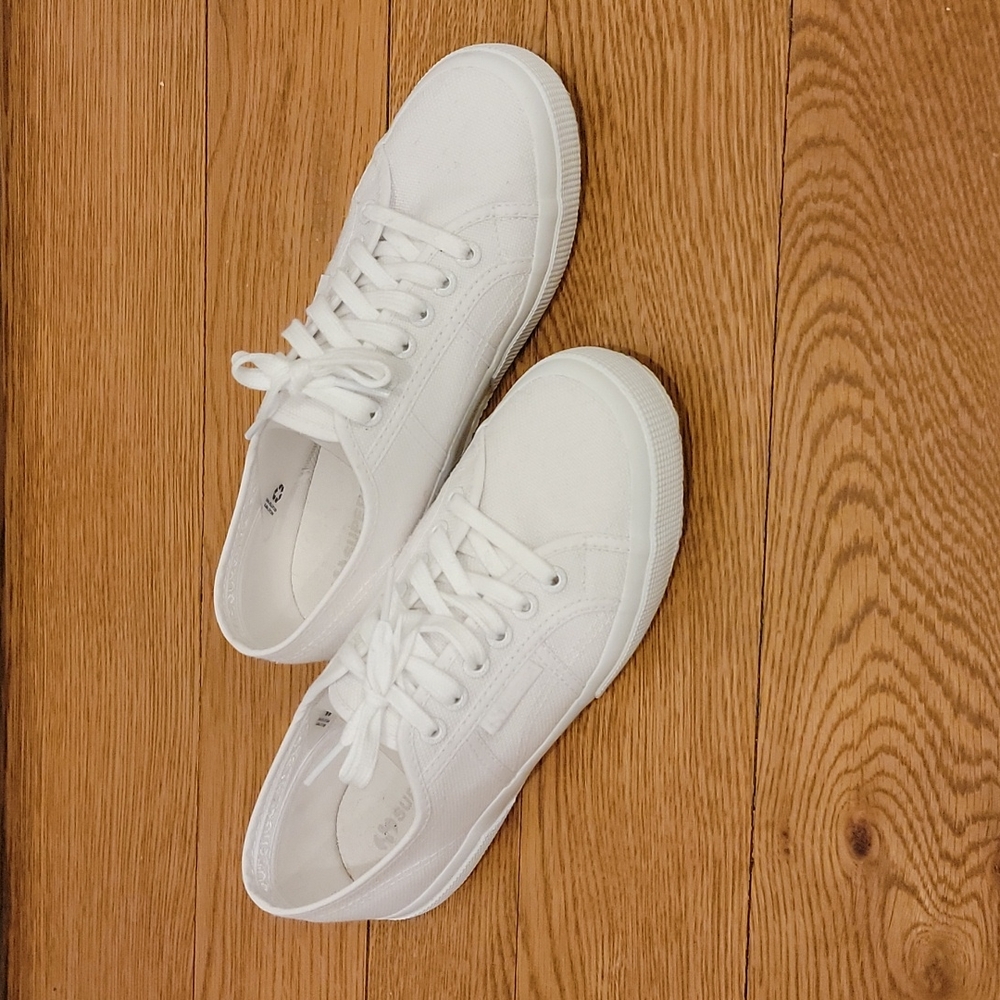 Superga Total White Classic Sneaker